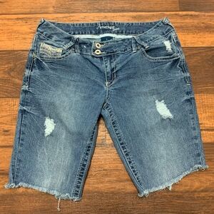 Amethyst Jeans Blue Denim Shorts Flap Pockets Thick Stitch Distressed size 7